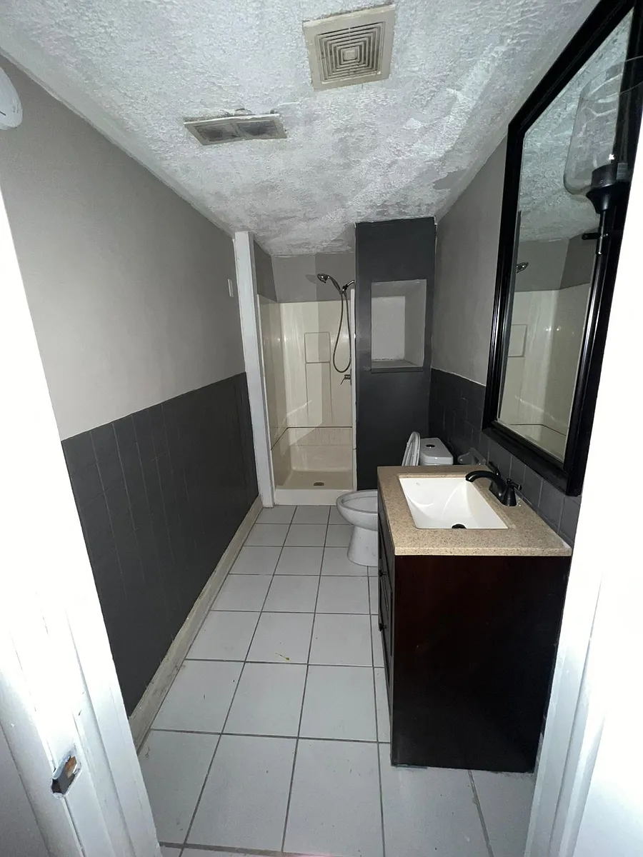 Photo 2 of 5 - 338-340 N Garfield Ave #1R - Scranton, PA Building Photo - 338-340 N Garfield Ave #1R