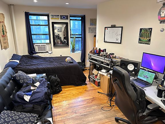 3rd image of 326 E 6th St APT 10