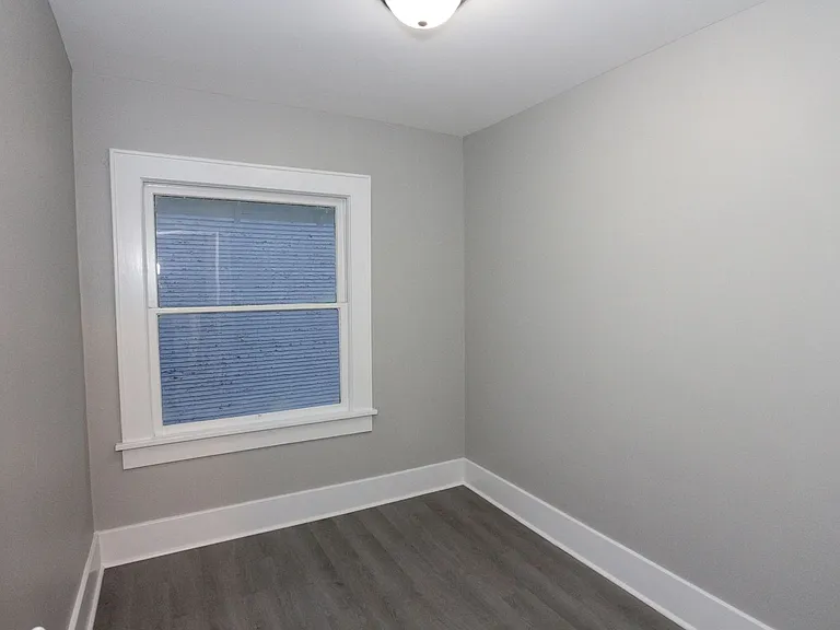 904 E Clinton St — Photo 18