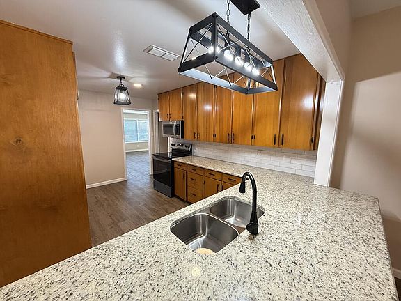 4th image of 3313 W Michigan Ave