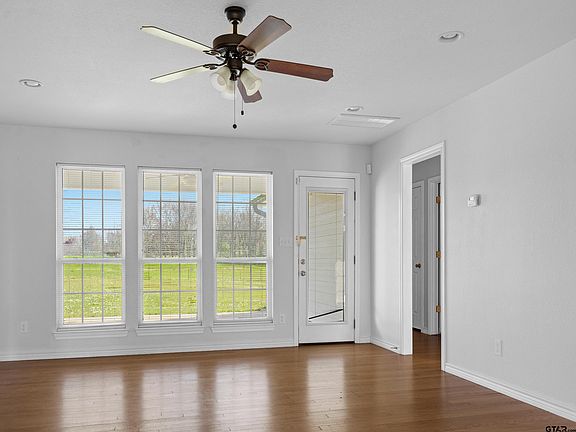 2nd image of 510 County Road 2147