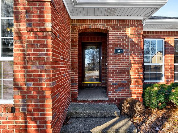 4th image of 107 Woodduck Ct