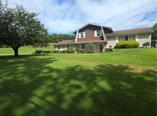 1058 Upper Nis Hollow Dr, Lehighton, PA 18235