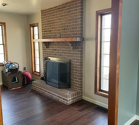 3rd image of 33 Hardwood Ln