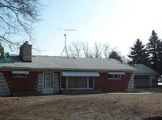 9776 Bonnie Briar St, White Lake, MI 48386