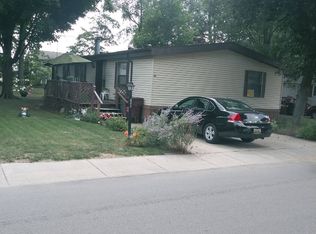 560 Curvebrook St SE, Kentwood, MI 49548