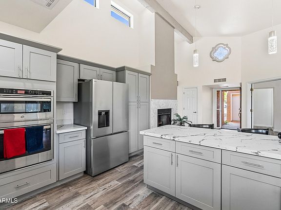 3rd image of 1019 E DESERT COVE Avenue