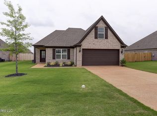 2561 Dela Dr, Southaven, MS 38672