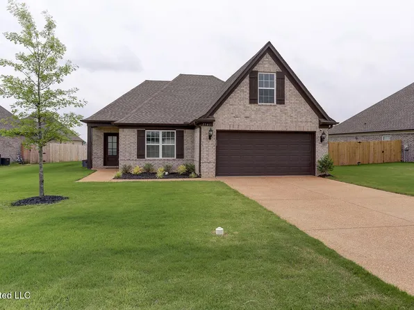 2561 Dela Dr, Southaven, MS 38672