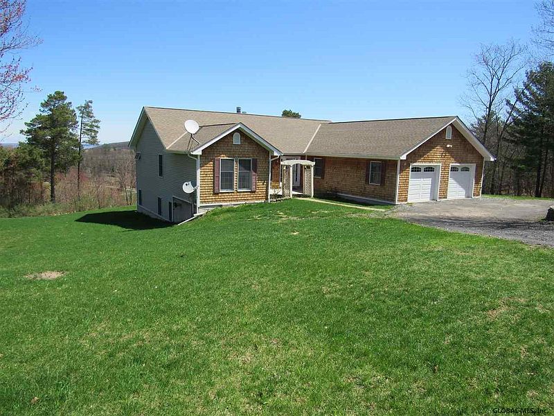2nd image of 169 RED OAKS Drive