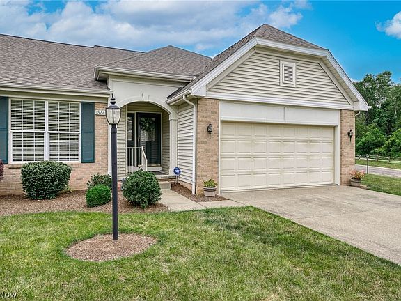 2nd image of 1827 Southpointe Cir NE