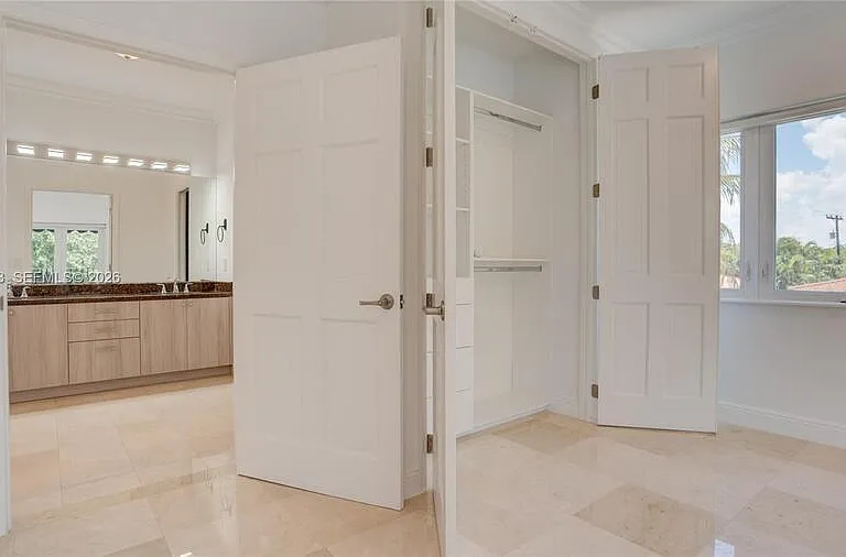500 SW 51st Ct #1 — Photo 33