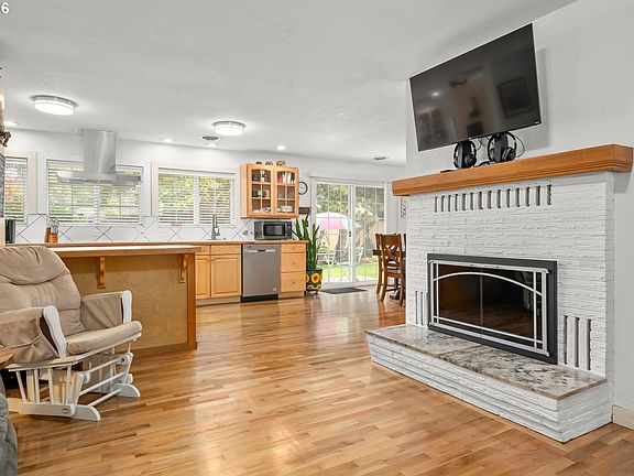 3rd image of 2760 Elysium Ave
