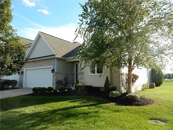2nd image of 329 White Oak Ln