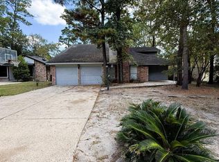 18 N Drifting Leaf Ct, Spring, TX 77380