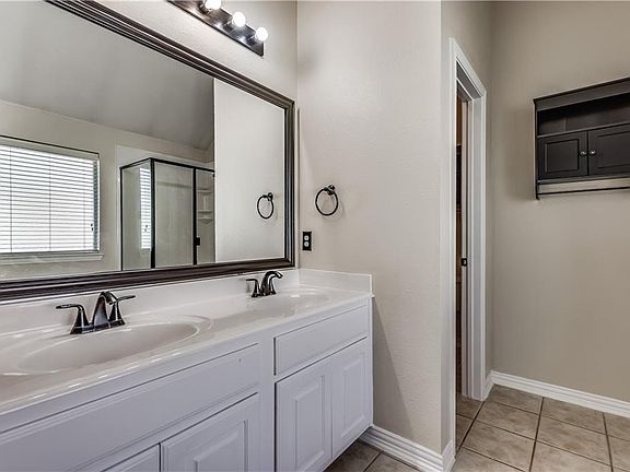 5th image of 308 Waterfront Dr