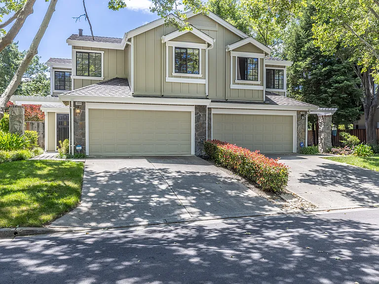 1090 Shady Creek Pl — Photo 1
