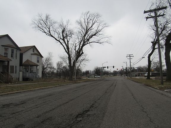 5th image of 1411 Center Ave