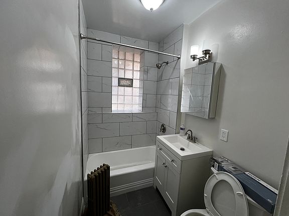 3rd image of 7351 N Paulina St APT 2E