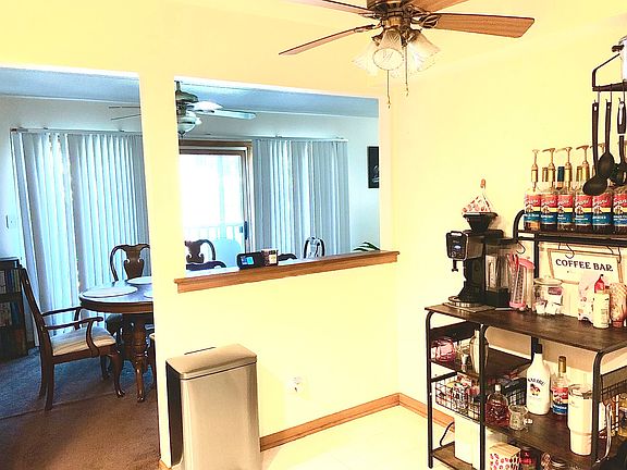 5th image of 4943 Circle Dr #304