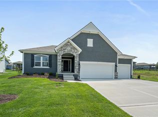 525 SE Carter Rd, Lees Summit, MO 64082