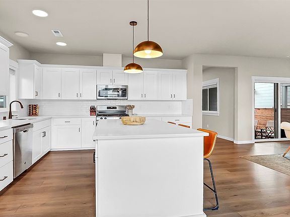 5th image of 19005 133rd Street E