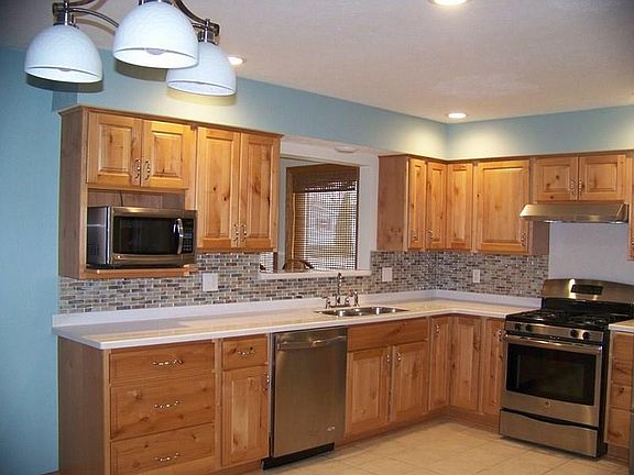 4th image of 9936 Holly Dr
