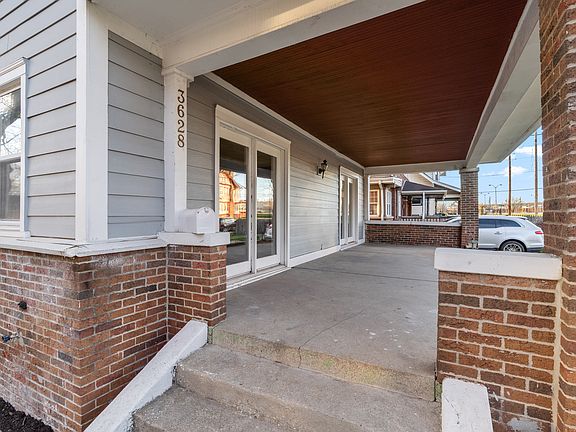 3rd image of 3628 Hemlock Ave