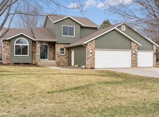 2030 Sibley View Ct, Northfield, MN 55057