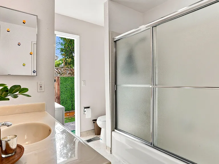 1408 W Latimer Ave #1 — Photo 16