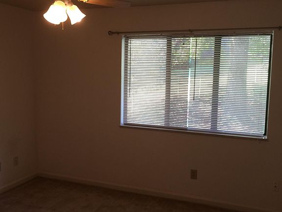 4th image of 9057 Highbridge Dr