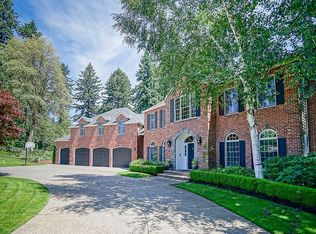 1145 S Military Rd, Portland, OR 97219