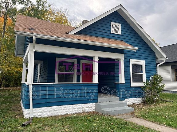 3rd image of 1028 N Belleview Pl