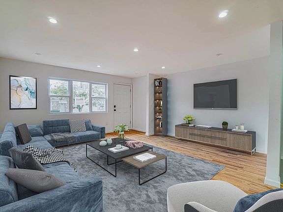 4th image of 11741 164th St