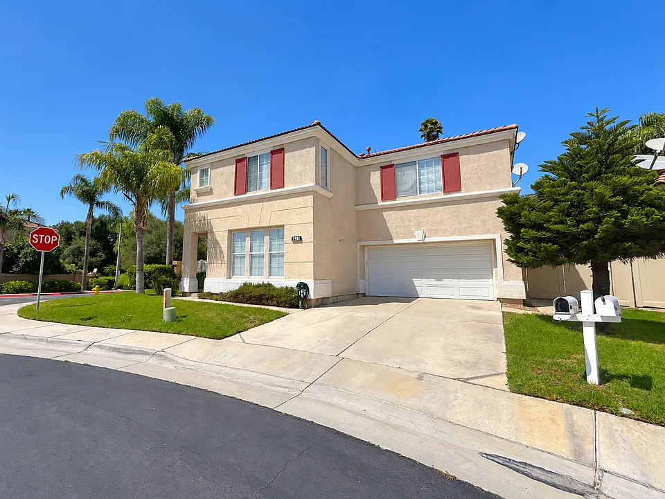 2301 Dorado St