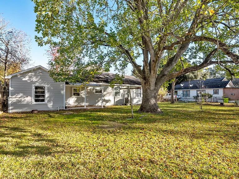 1330 Leaman Ave — Photo 20