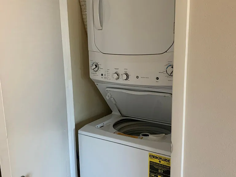 Washer Dryer in unit