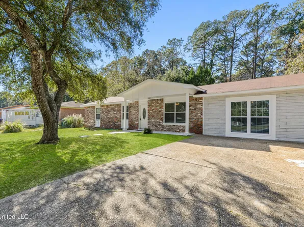 2807 Camino Grande St, Gautier, MS 39553