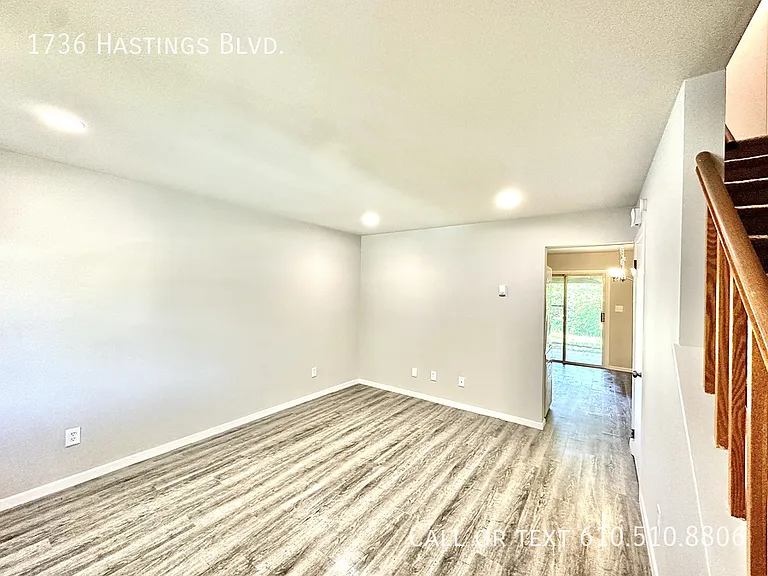 1736 Hastings Rd — Photo 5