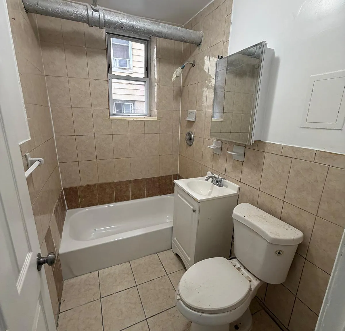 2 bed, $1,600 — Photo 2