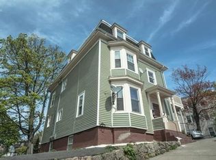 4 Acorn St, Lynn, MA 01902