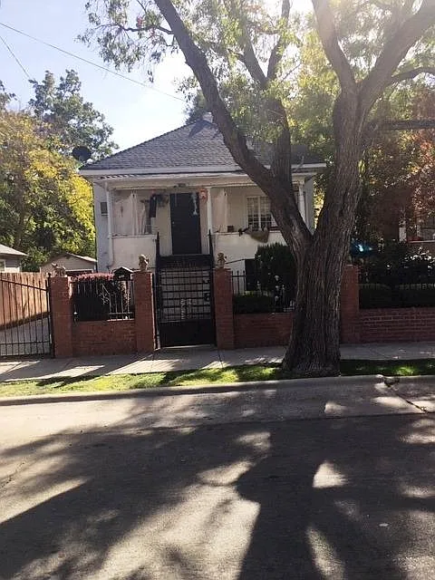 3272 9th Ave photo 1
