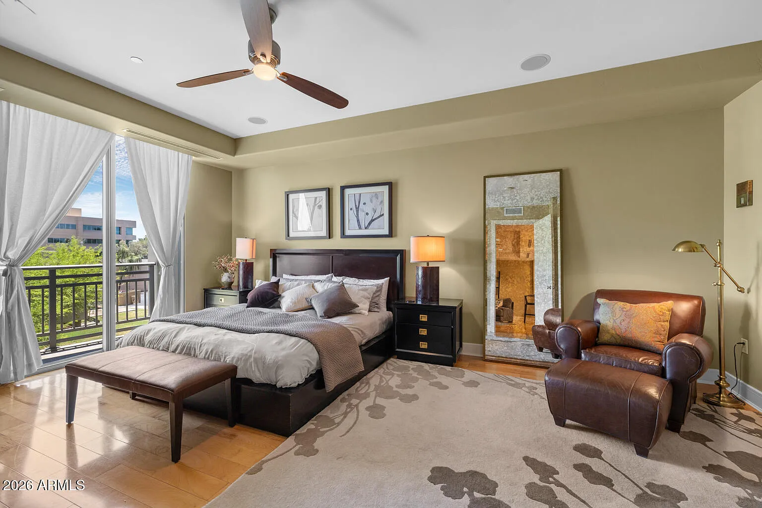 2 bed, 2.0 bath, 2077 sqft, $5,995 — Photo 4
