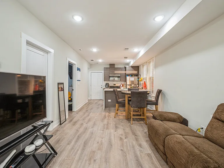 2237 S Sacramento Ave #1 — Photo 9