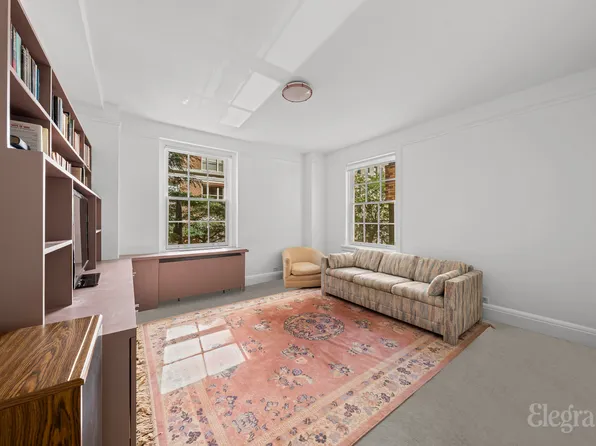 175 Riverside Drive image 15 of 17