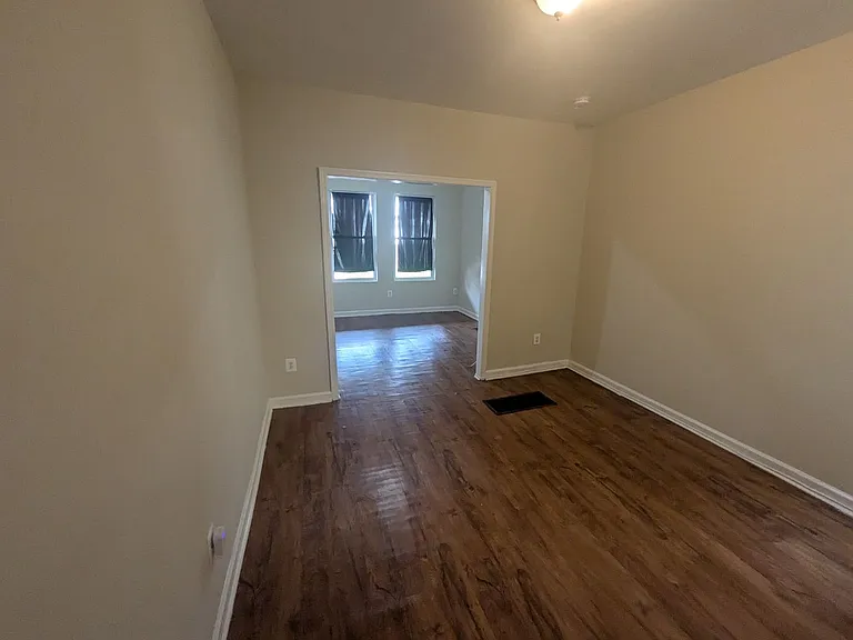 232 E Garrett St — Photo 13