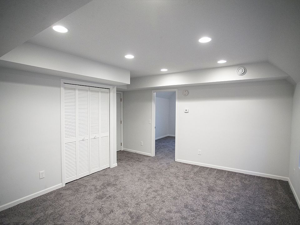 1st image of 3041 Grand Ave