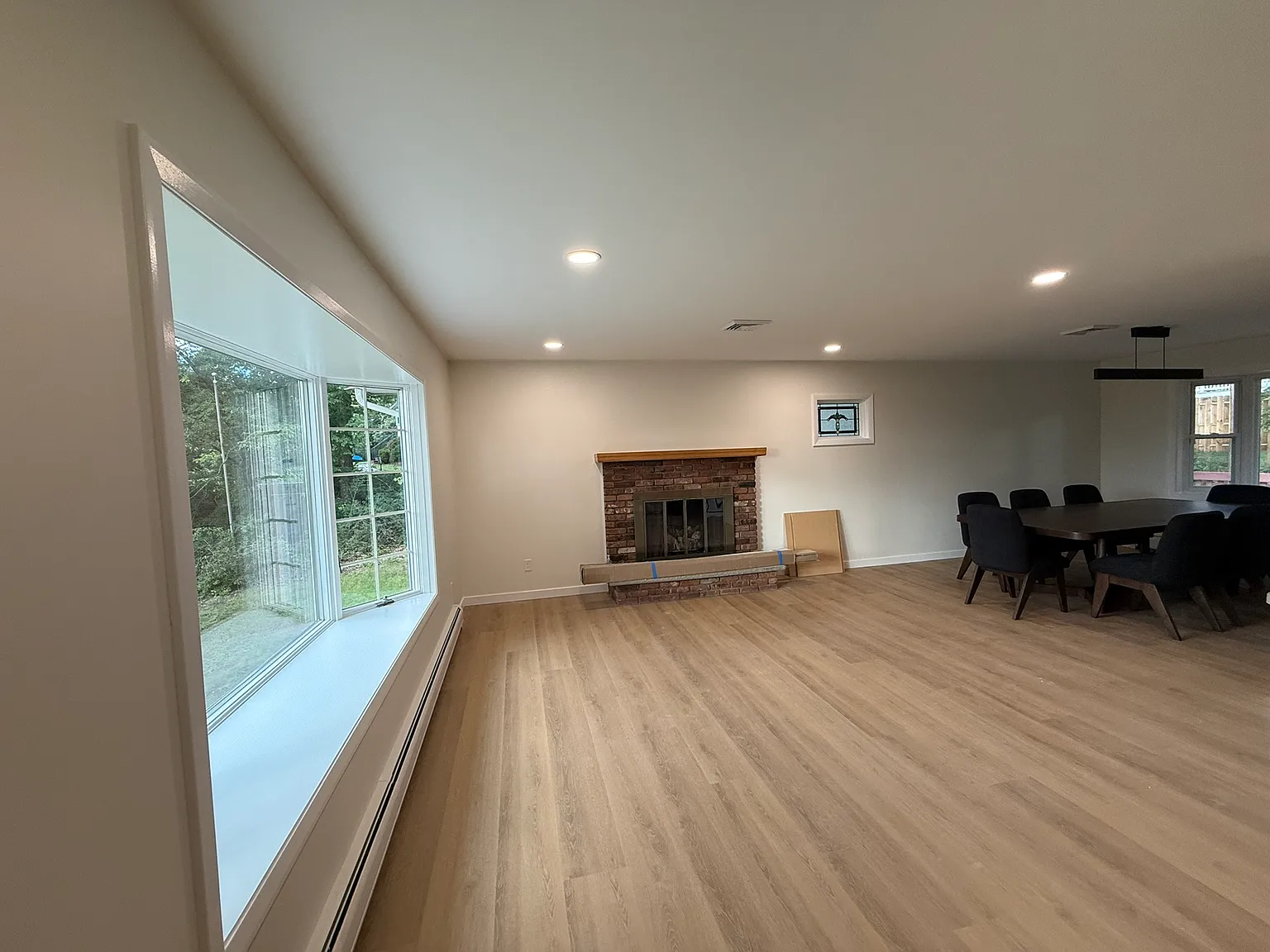 5 bed, 3362 sqft, $8,750 — Photo 2
