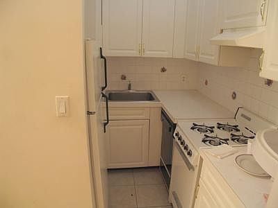 5th image of 414 E 74th St #*3c