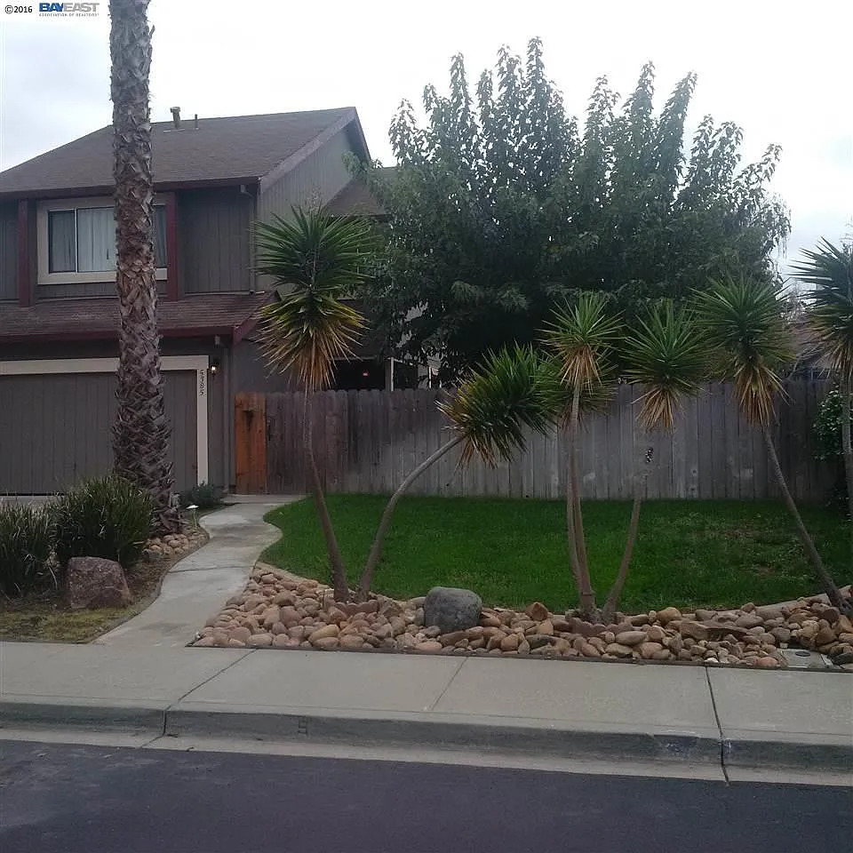 5385 Wisteria Way photo 1